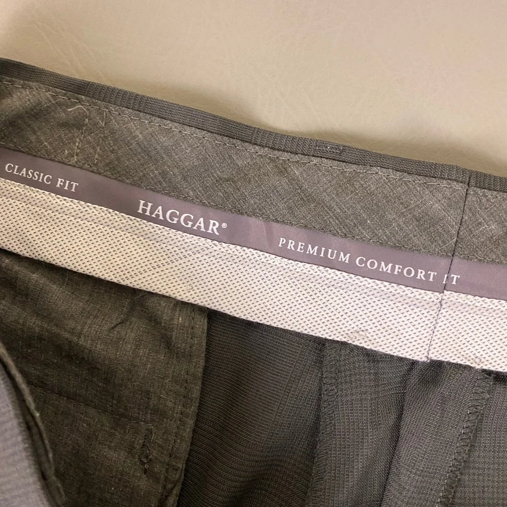 Haggar Premium Dress Pants Men's Size 38x29 Comfort Classic Fit Gray Plaid